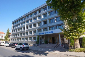 Отель Rodopi Hotel  Хасково
